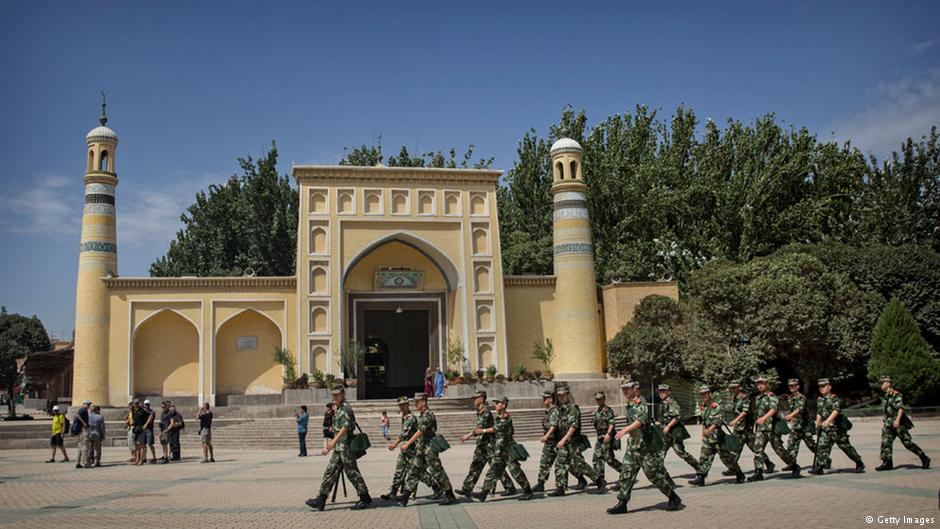 China police checkpoint attack ‘kills 18′ in Xinjiang