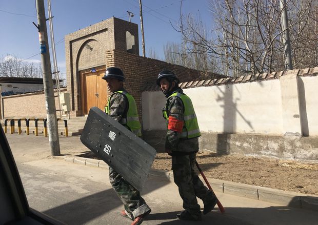 China detaining hundreds of thousands of Uyghurs in prison-like centres: report