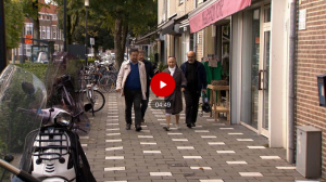 Reportage 'Moeder van de Oeigoeren' op bezoek in Nederland