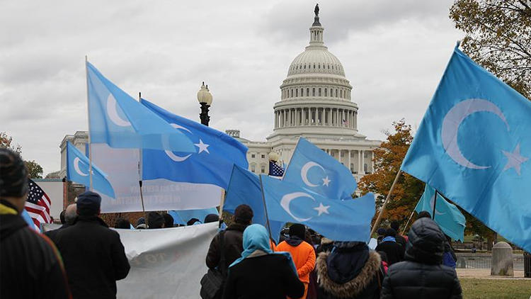 Uygur Türkleri Washington’da Çin’i protesto etti